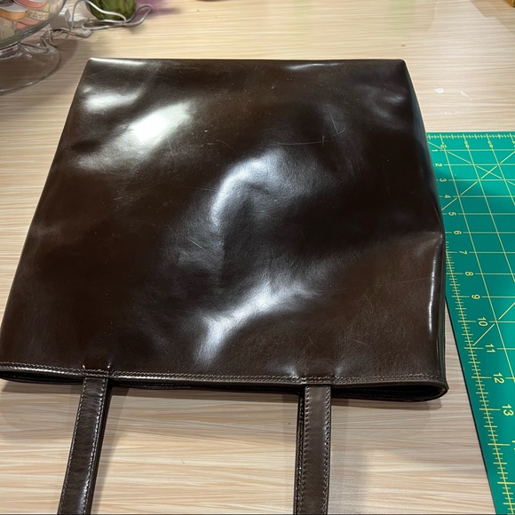 Brown leather tote. - Picture 4 of 8
